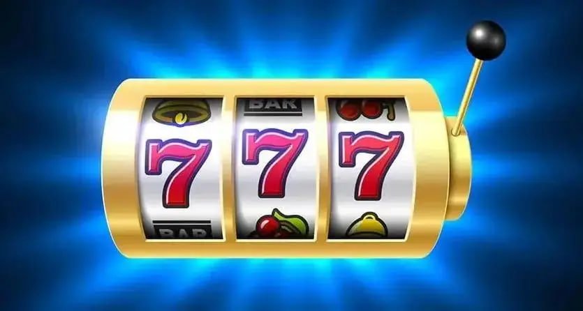City888 APP iOS — iPhone ဖြင့် Live Casino Baccarat ကစားနေပြီး MMK ငွေ ထုတ်ယူနေသောပုံ